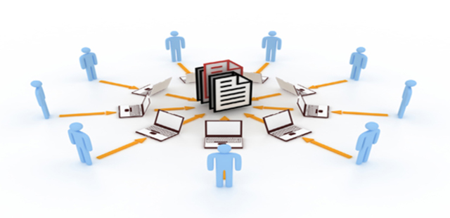 Surgen los primeros sistemas de información en línea.