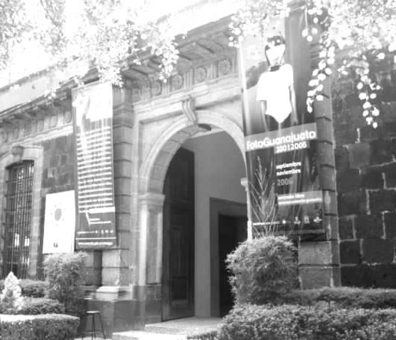 Se crea centro superior de artes aplicadas.