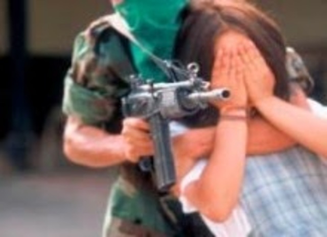 Asesinatos, violaciones y torturas en la cancha del pueblo