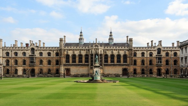 Universidad de Cambridge (Inglaterra) EDAD MEDIA