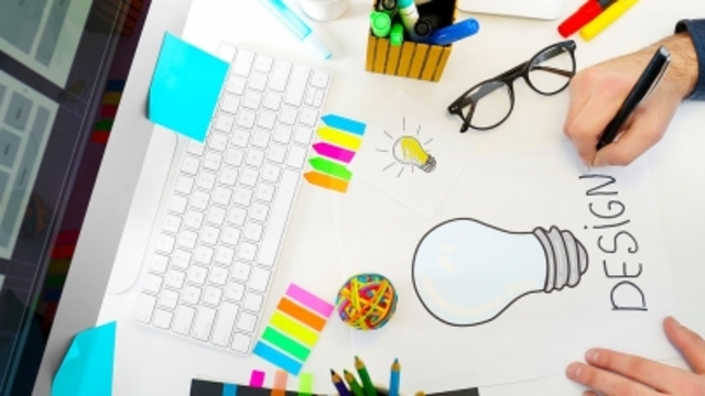 La universidad de Monterrey abrió su licenciatura en diseño gráfico, parecería ser la primera con validez oficial