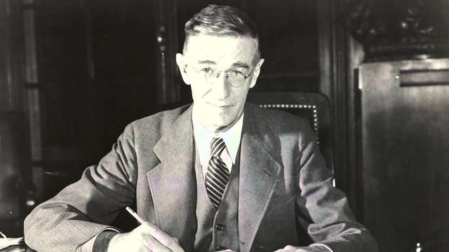 Dr. Vannevar Bush (1890-1974)