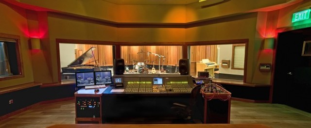 Primera producción profesional