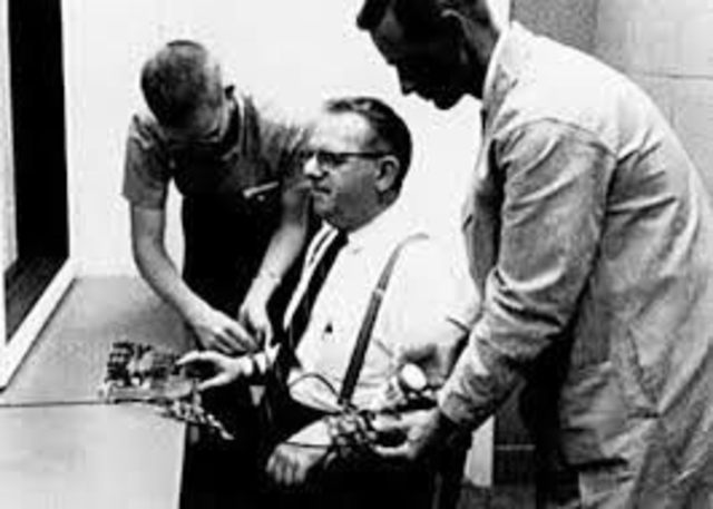 Experimentos controversiales de Stanley Milgram