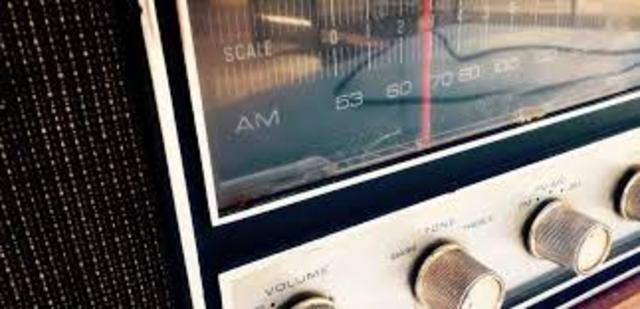 Aparición de primeras Emisoras de FM