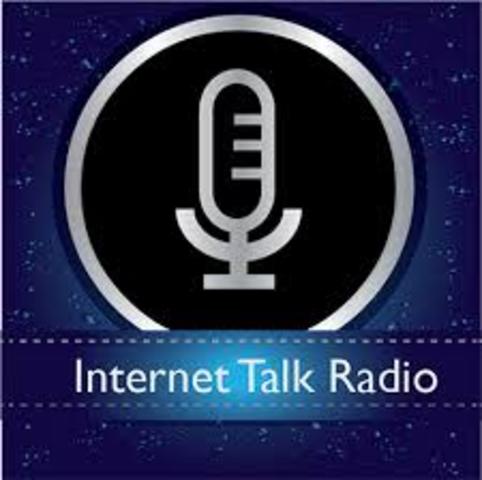 Carl Malumud, crea la primera estación de radio on line por internet " Internet Talk Radio"