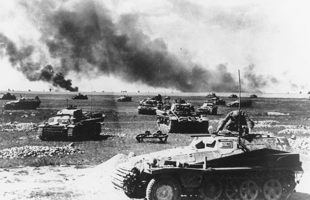 Tyskland angriper Sovjetunionen: operasjon Barbarossa