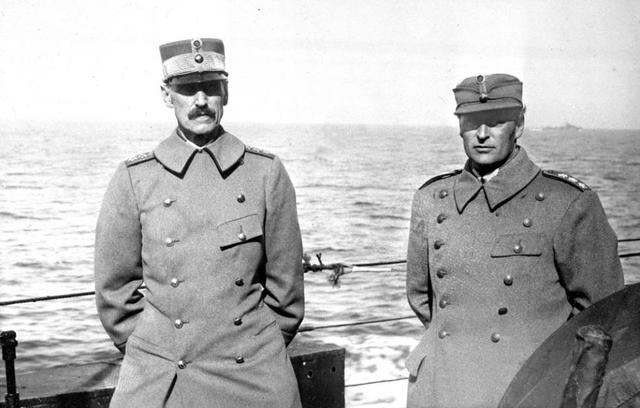 Kong Håkon 7. og regjeringen forlater Norge