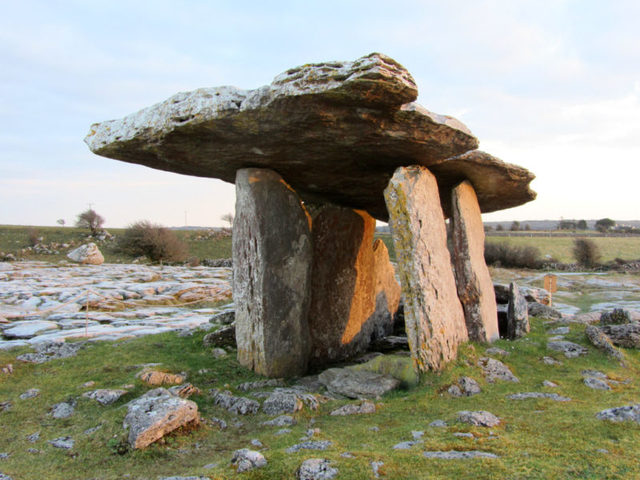 DOLMEN
