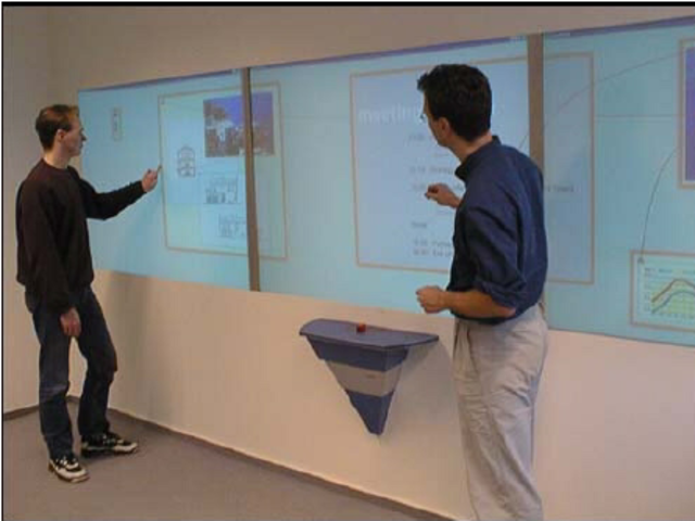 DynaWall y ComChairs