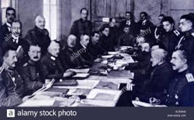Firma de la paz de Brest Litovsk.