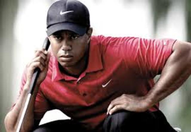 Nike signs Tiger Woods