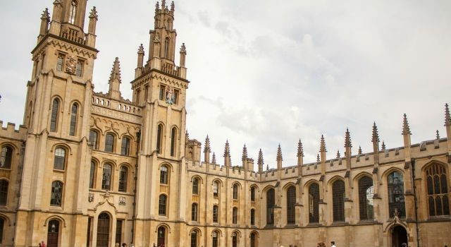 Universidad Abierta Británica