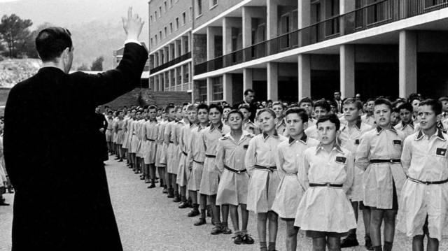 Primeras Instituciones para niños con Retraso mental.