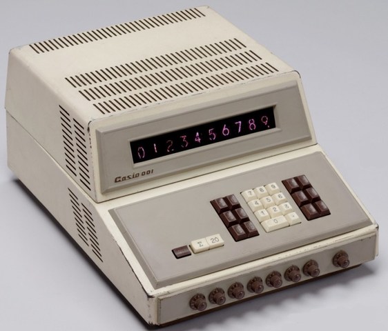 Se desarrolla el prototipo de calculadora de escritorio de Casio.