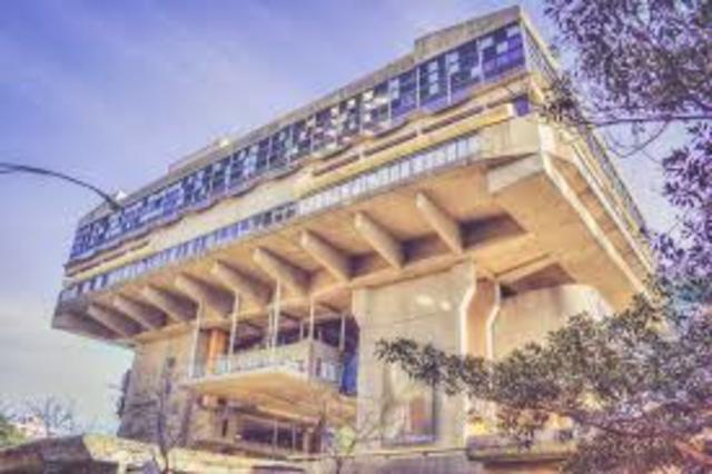 Se funda la Biblioteca Nacional