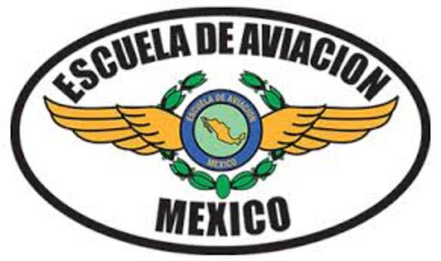 Fundación de la Escuela de Aeronáutica.