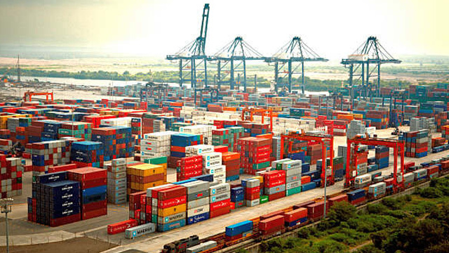 Creación puerto de Lázaro Cárdenas