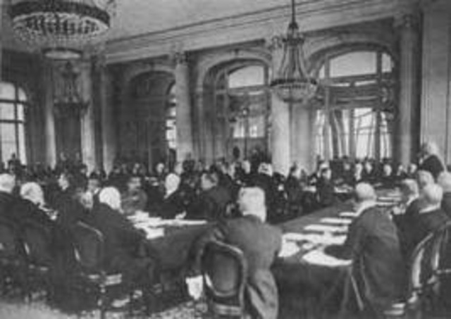 Firma de paz en el palacio de Versalles