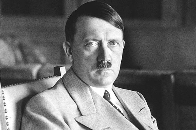 Hitler muere