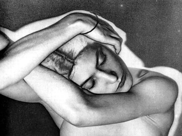 Man Ray, Mujer dormida.