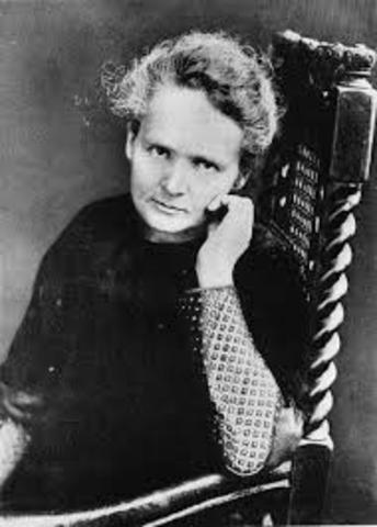 Marie Curie recibe  del presidente Harding  un gramo del precioso radio, que costaba la increíble suma de cien mil dólares