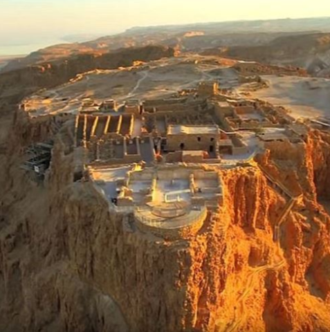 Romans break through walls of Masada