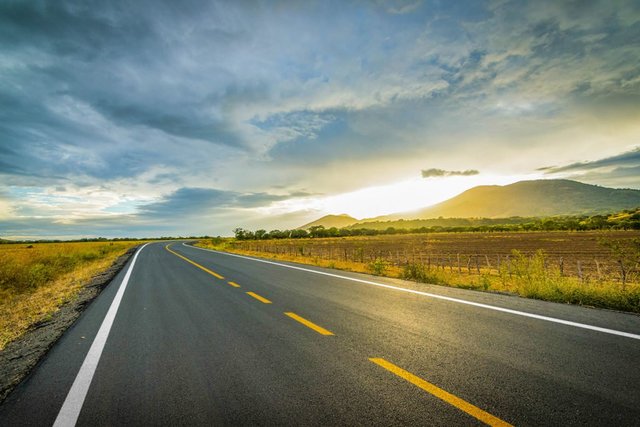 La edificación de museos y a la remodelación de atractivos de la cultura prehispánica y colonial.