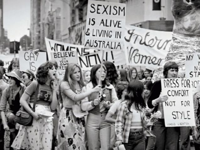 Finales de los 70 y mediados de los 80: tuvieron lugar las guerras feministas por el sexo, que enfrentaron al movimiento con la comunidad lésbica.