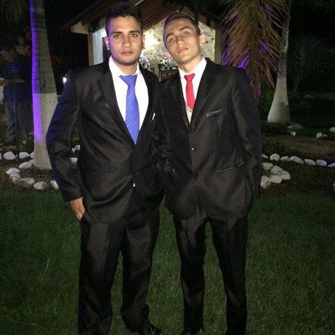 Con mi hermano