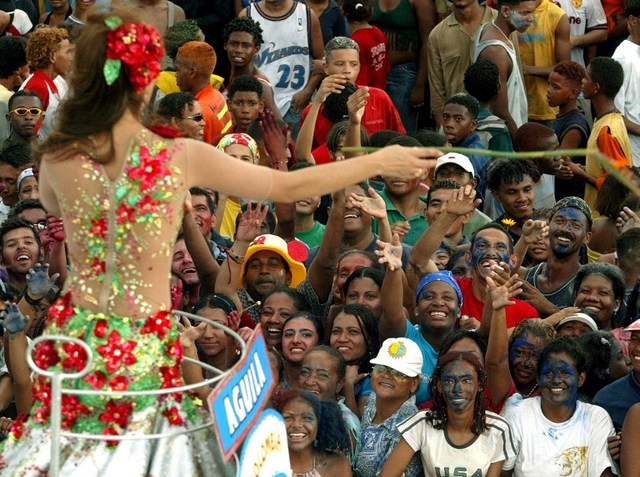 Se crea Turismo Nacional Popular S.A.