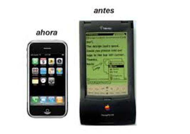 Primer celular con pantalla táctil