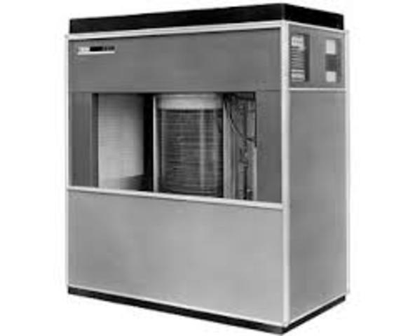 El IBM 305 RAMAC (Random Access Method of Accounting and Control