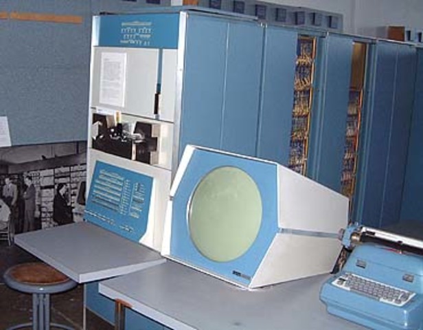 Ordenador PDP-1. PDP-1 (Programmed Data Processor-1)