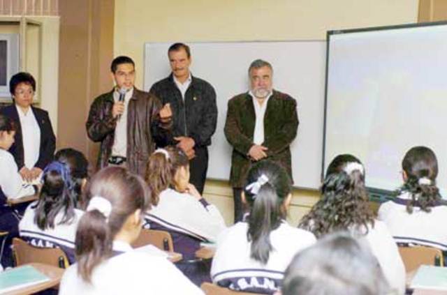 EDUCACIÓN DE VICENTE FOX QUEZADA (2000-2006)