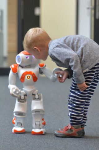Cuarta generacion,NAO es un robot humanoide, interactivo y programable : NAO