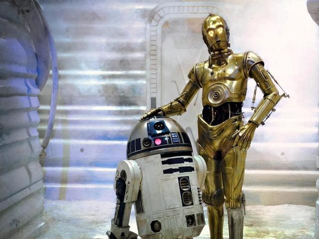 tercera generación ,robot C-3PO