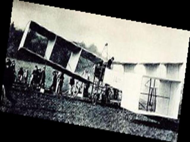 1906 - 14 bis, primeiro avião a voar.