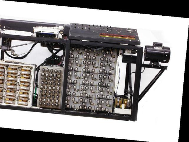 1937: Primeiro computador elétrico de Atanasoff e início dos computadores ABC.