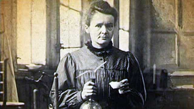 Marie Curie, comenzó sus experimentos