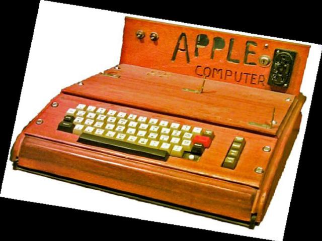 1976: Lançado o Apple I.