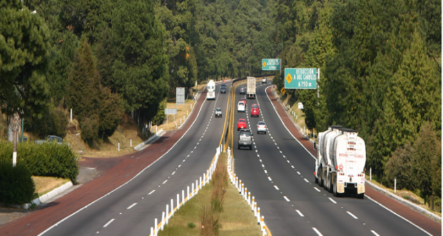 Se termina la carretera México- Cuernavaca.