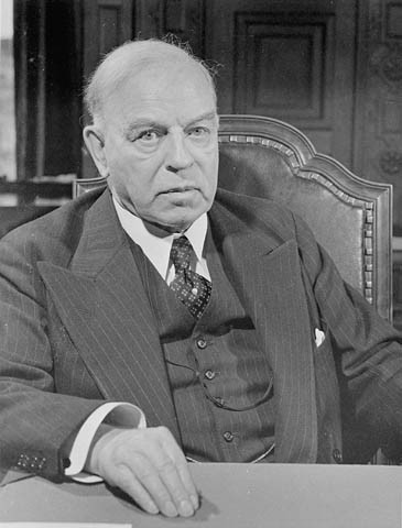 Willian Lyon Mackenzie King becomes Prime Minister