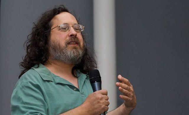 Explica la importancia del software libre