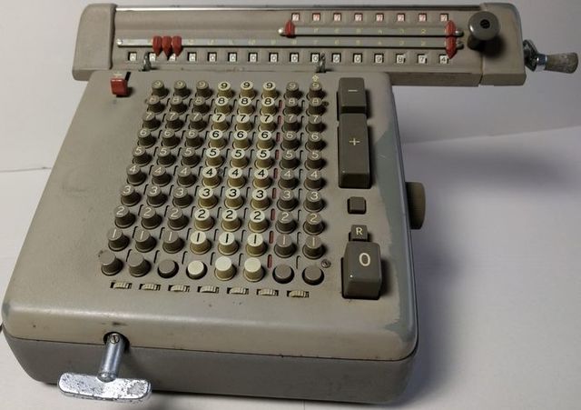 Invención de la calculadora mecánica