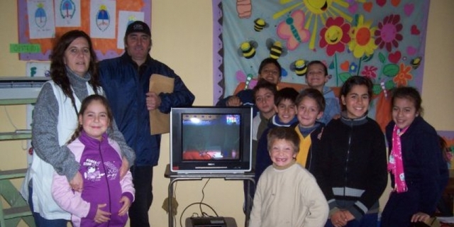 la secretaria de educación publica, inicia el proyecto  de la tecnología con televisión