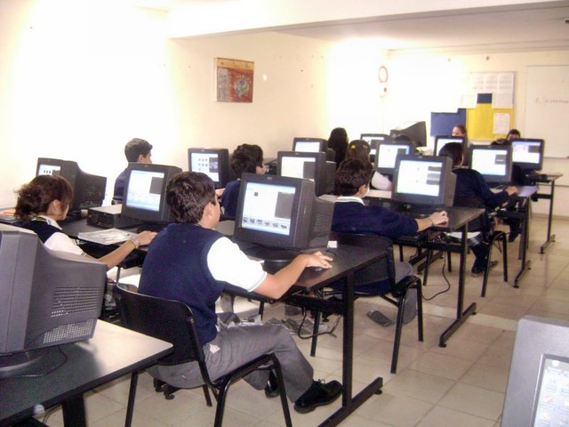 implementan las TICs en las escuelas