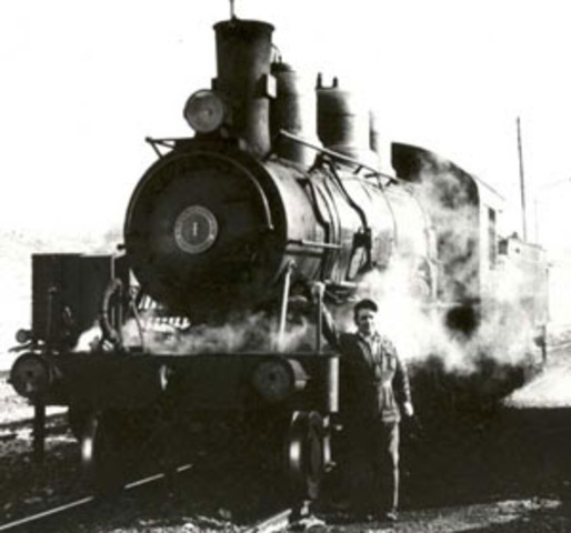 Siemens inventa la locomotora electrica