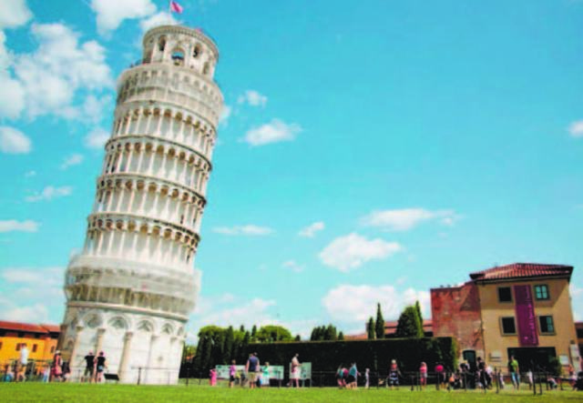 Comprobación de experimento de Galilei en Pisa.