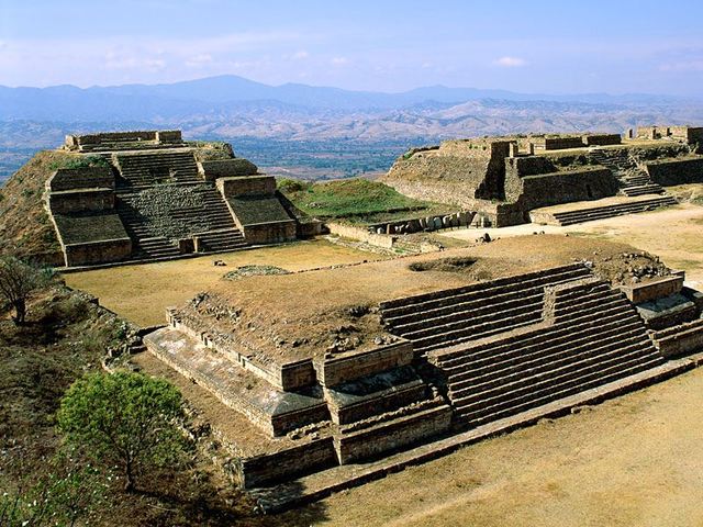 Decadencia del Monte Albán (Metrópoli Zapoteca)